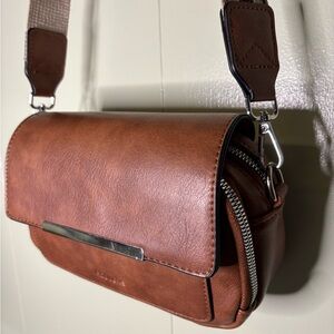 Crossbody by Roulens
